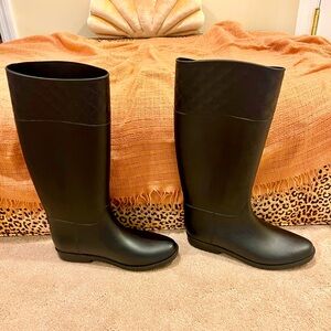Women’s rain boots - Size 39 (8-9) Brand = Dirty Laundry
